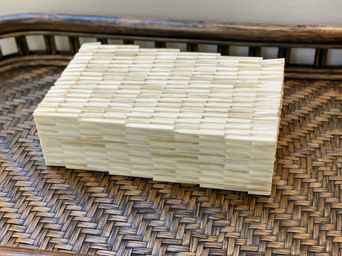 Box White See-Saw White Bone