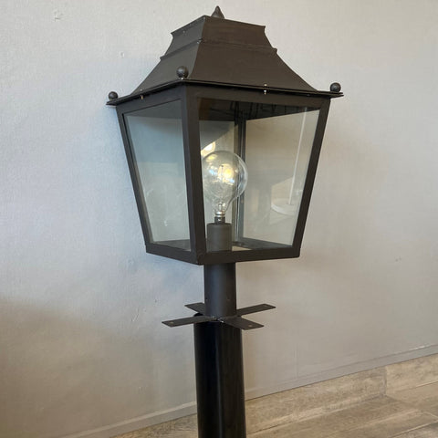 P2a Pillar Mount Large Concave Roof - 2 lights - 720h x 400w x 400d