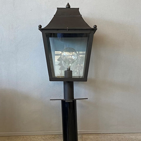 P2a Pillar Mount Large Concave Roof - 2 lights - 720h x 400w x 400d