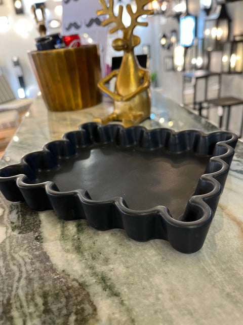 Tray Small with Scallops Black